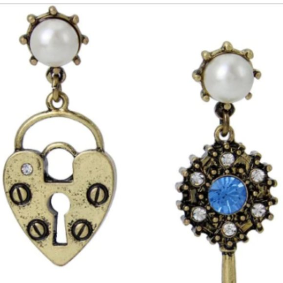 Betsey Johnson Heart Lock & Key Mismatch Drop Earrings - Picture 5 of 5